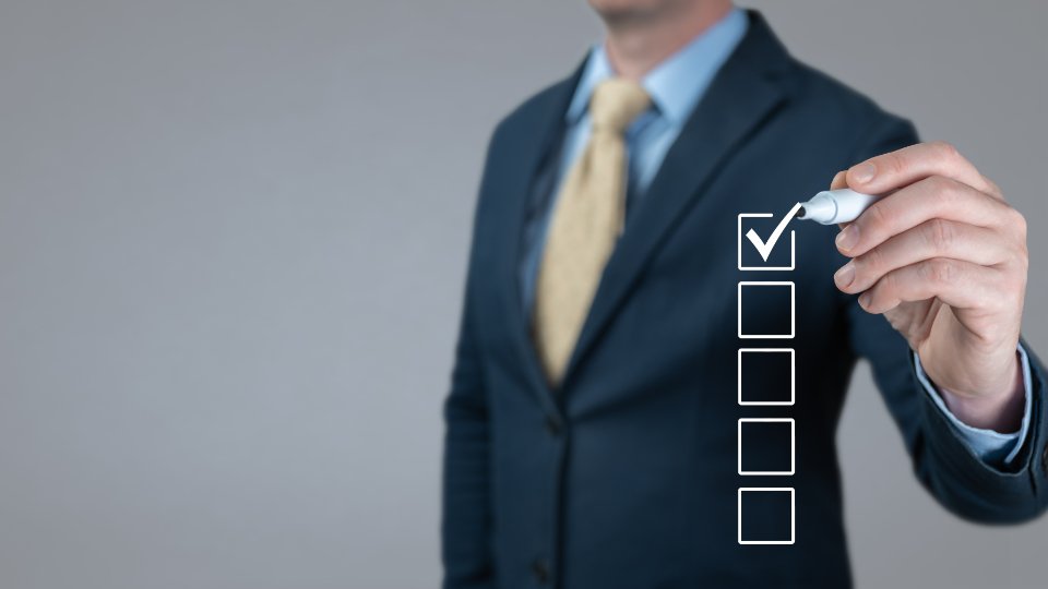 親指を立てて問題なしを示す手